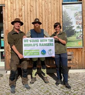 we stand with the worlds ranger rangerinnen aus dem nationalpark harz bundesverband naturwacht e.v